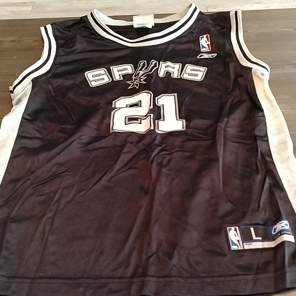 Tim Duncan basketball jersey